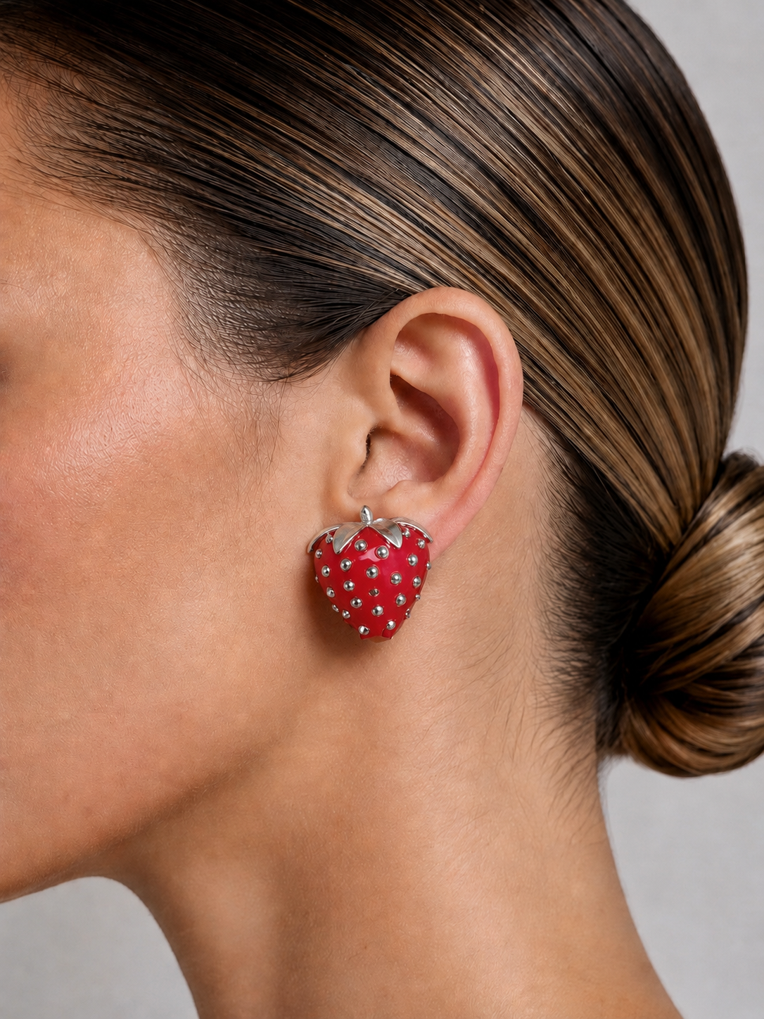 RED SPIKED STRAWBERRY SILVER