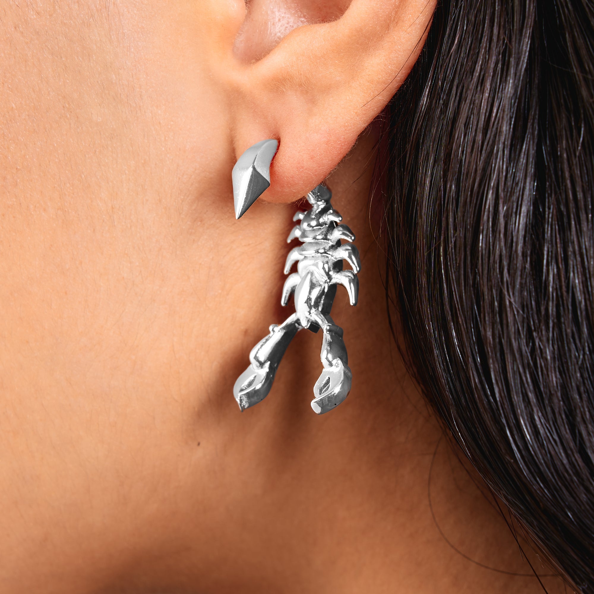 THE SCORPIO EARRING SILVER - AIRHESS